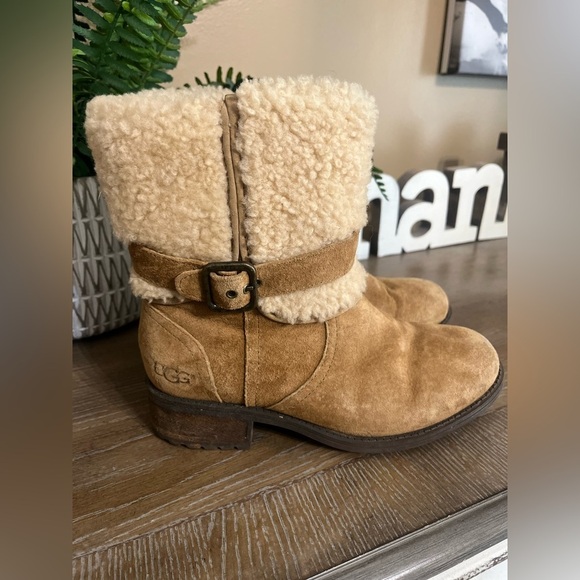 UGG Blayre Il Buckle Sheepskin Collared Boot Size 5.5 Brown Ankle Boot - Picture 4 of 13